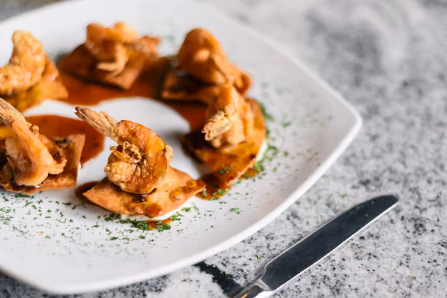 Buñuelos de camarón, entrada de la cocina de Mochomos